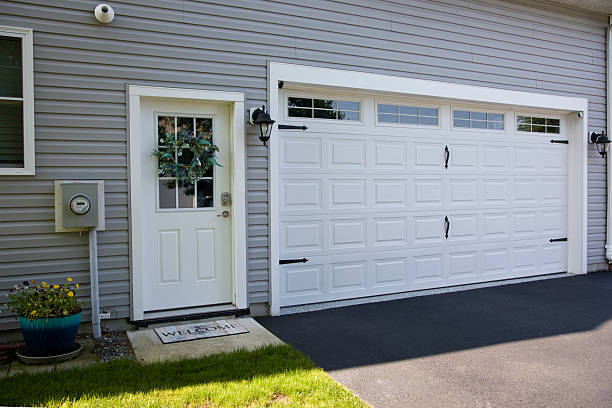 24/7 Emergency Garage Door Panel Replacement experts in Bremen, GA